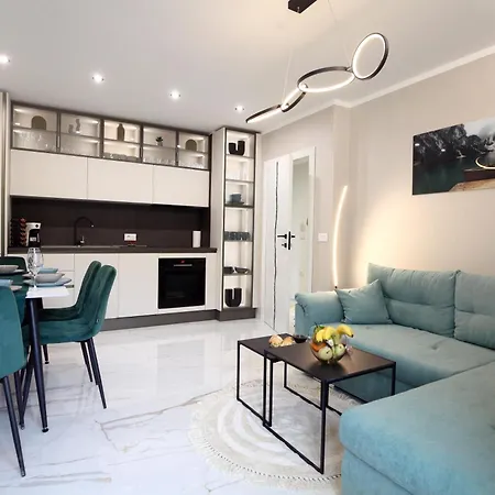 ^ Luxury Two Bed In Heart Of Portoroz, Slovenia ^ Apartman *