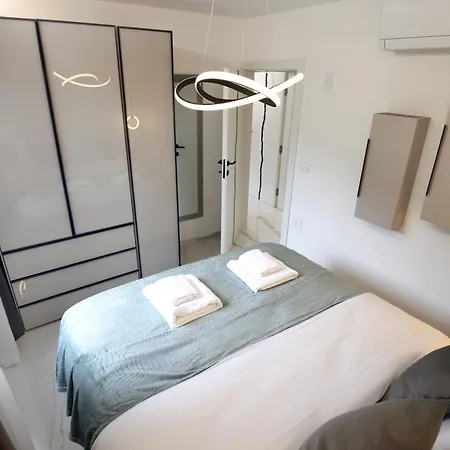^ Luxury Two Bed In Heart Of Portoroz, Slovenia ^ Apartman Portorož