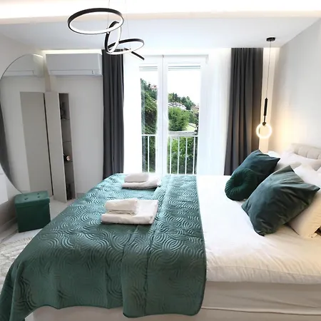^ Luxury Two Bed In Heart Of Portoroz, Slovenia ^